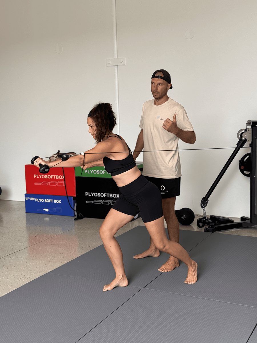 Why Your Knee Clicks When You Walk or Squat Isn’t ‘Wear and Tear’ — It’s a Posture Pattern (Burleigh Heads)